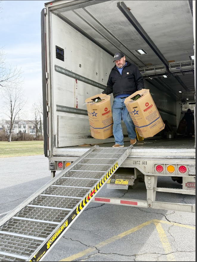 Sheetz Wreaths Across America_2